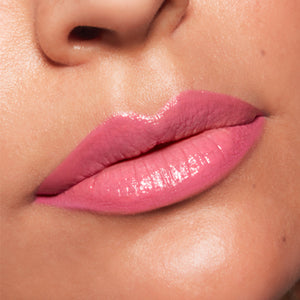 Model's Lips wearing Luminary crayons